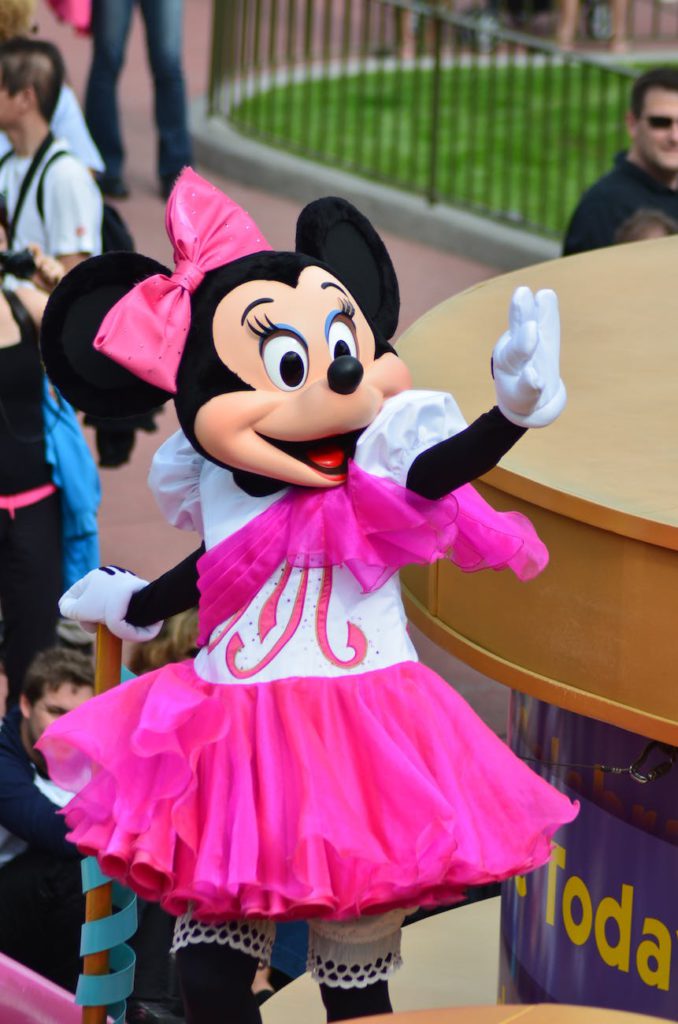 minnie mouse in the amusement park
