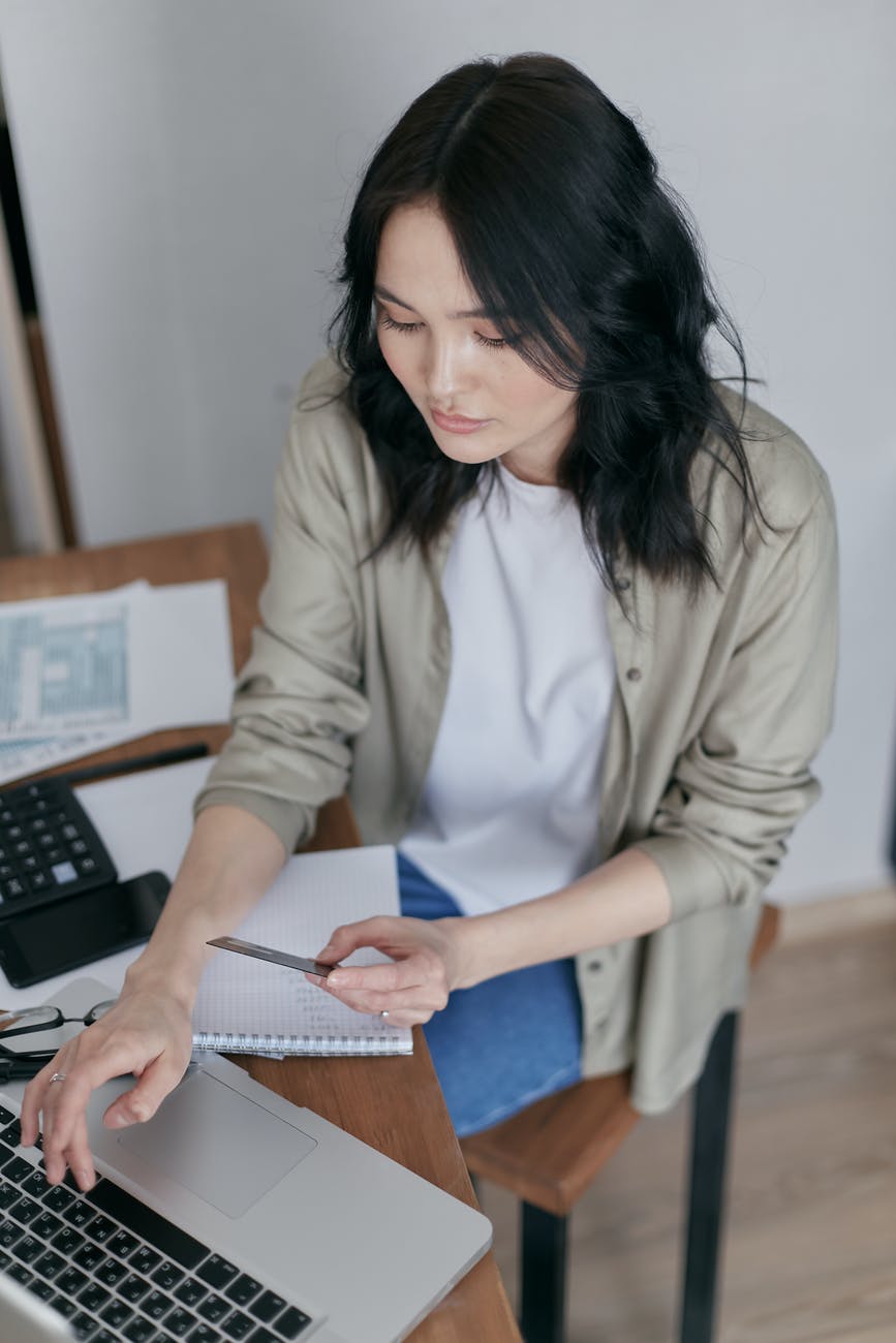 couple people woman desk