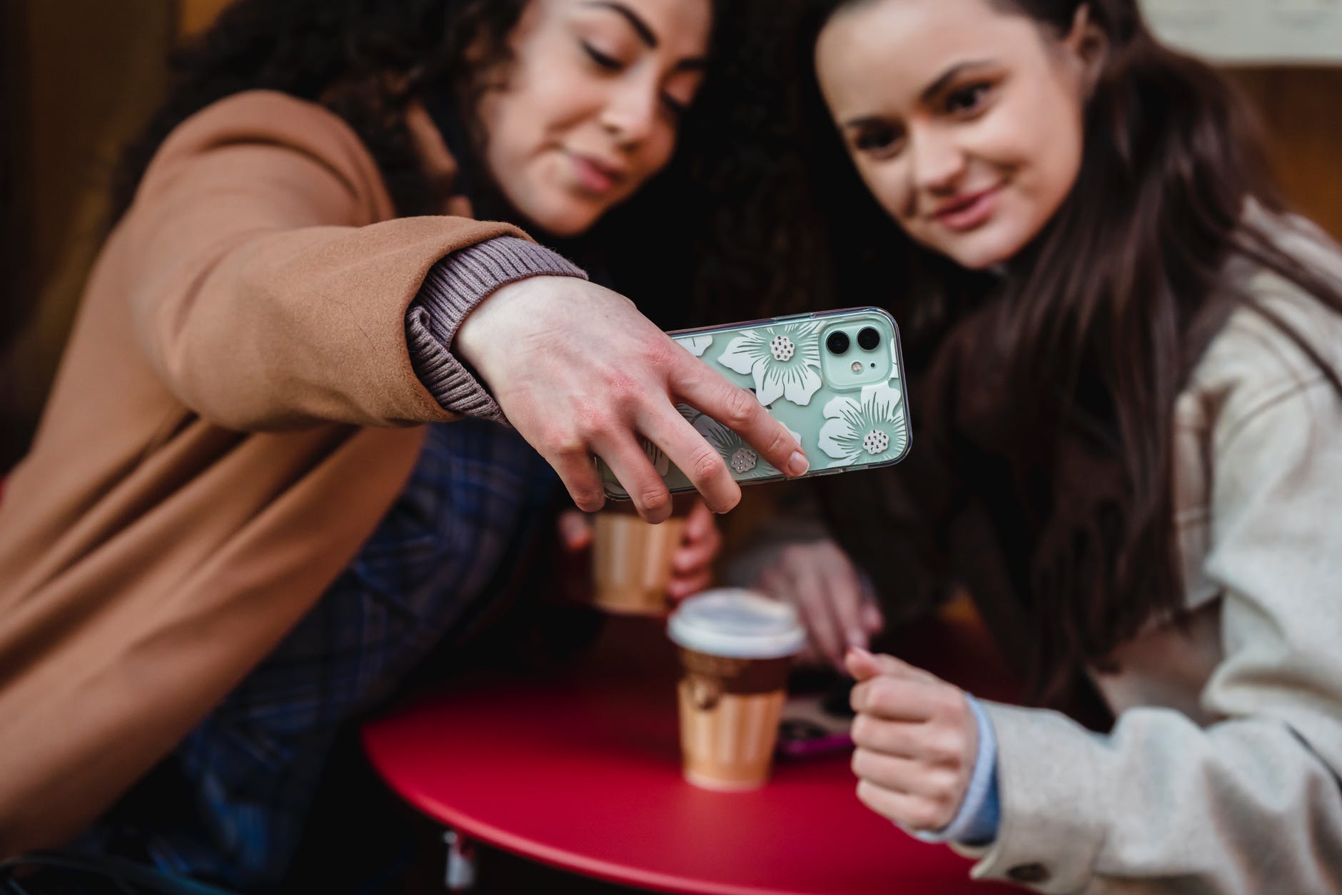 ¿cómo Tomar La Selfie Perfecta 6 Trucos Para Lograrlo – Soy Mujer