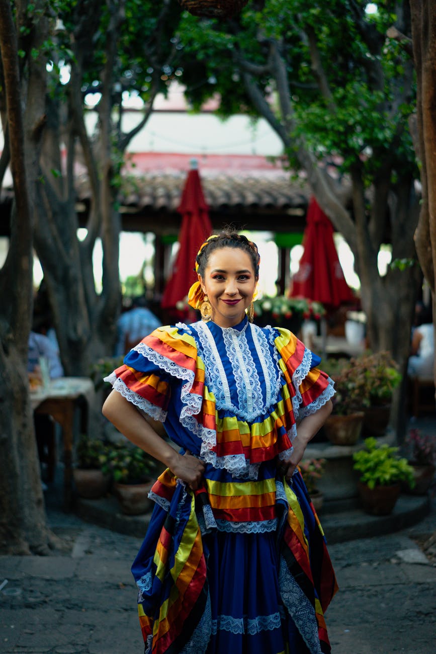 woman in traditional mexican dress